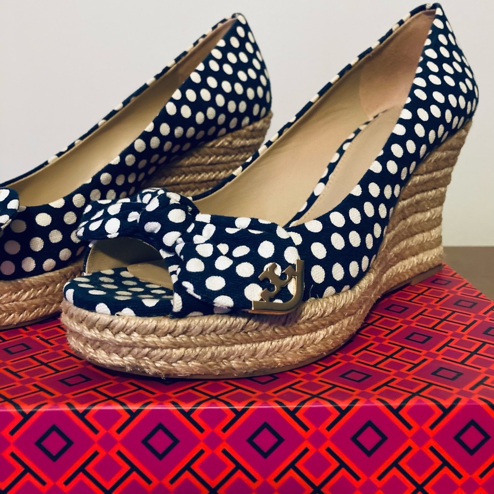 Tory Burch Navy Sea, New Ivory Nautical Polka Dots Espadrille Wedge Pumps - Picture 4 of 15